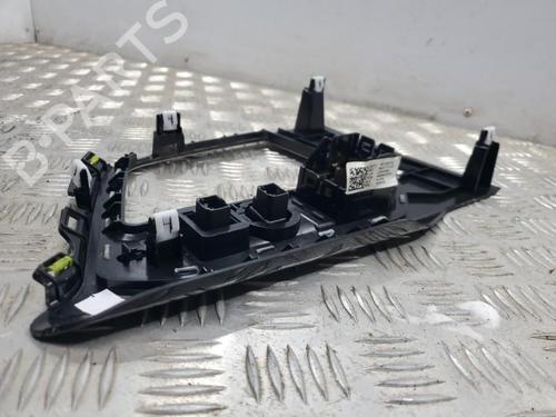 Used Middle console Middle console PEUGEOT 3008 II SUV (MC_, MR_, MJ_, M4_) 1.5 BlueHDi 130 (131 hp) 22119675 22119675