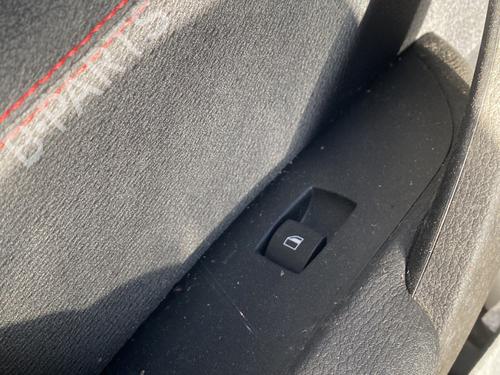 Used Left rear window switch Left rear window switch BMW X1 (E84) xDrive 20 d (184 hp) 21045130 21045130