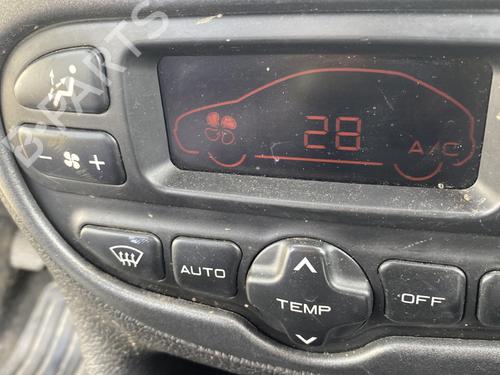 Used Climate control PEUGEOT 206 Hatchback (2A/C) 1.4 16V (88 hp) 30302417