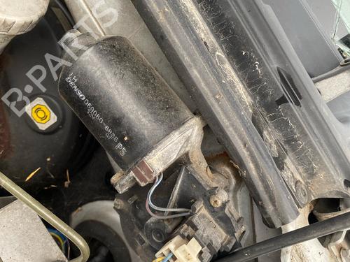 Used Front wiper motor Front wiper motor SUZUKI JIMNY Closed Off-Road Vehicle (SN) 1.3 16V 4WD (SN413, JB33) (80 hp) 39982595 39982595