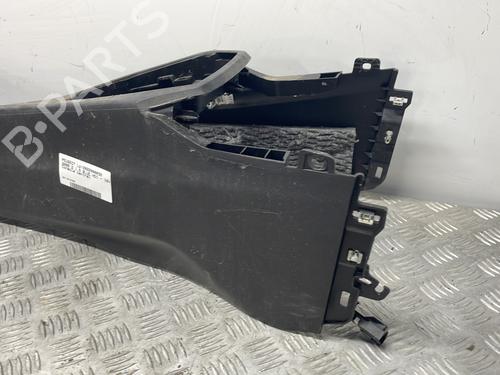 Middle console PEUGEOT 2008 II (UD_, US_, UY_, UJ_, UR_, UC_) 1.5 BlueHDI 110 (UDYHSK) | BP26564544I22 