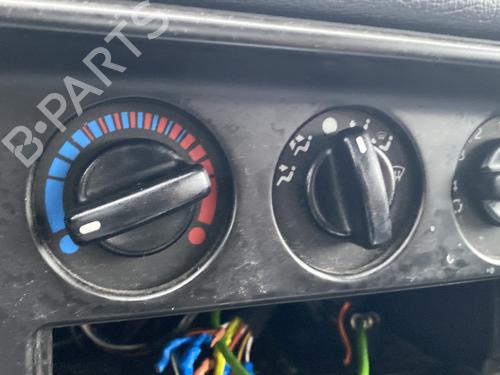 Używane Panel klimatyzacji / ogrzewania FORD MONDEO I (GBP) 1.8 TD (88 hp) 30851758