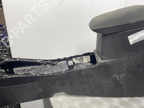 Used Armrest / Center console TOYOTA AURIS Estate (_E18_) 1.6 D4-D (WWE185_) (112 hp) 29341414