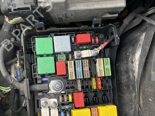 Used Fuse box PEUGEOT 208 I (CA_, CC_) 1.6 HDi / BlueHDi 75 (75 hp) 32135899