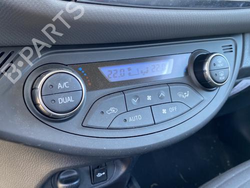 Used Climate control TOYOTA YARIS (_P13_) 1.5 Hybrid (NHP130_, NHP130) (101 hp) 24408688