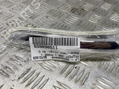 Used Right front indicator PEUGEOT 208 I (CA_, CC_) 1.2 VTI 82 (82 hp) 30123741