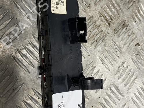 Warning switch PEUGEOT 5008 (0U_, 0E_) 2.0 HDi 150 / BlueHDi 150 | BP26738527I22 
