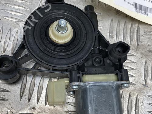 Used Right front window motor Right front window motor AUDI A3 (8V1, 8VK) 1.6 TDI (105 hp) 23782840 23782840