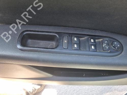 Used Left front window switch PEUGEOT 407 SW (6E_, 6D_) 2.0 HDi 135 (136 hp) 22112192