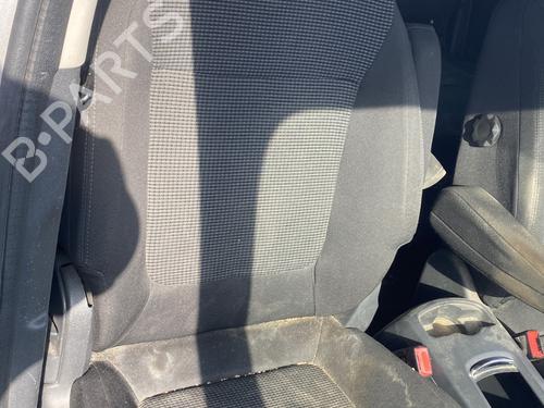 Used Right front seat Right front seat PEUGEOT 5008 (0U_, 0E_) 2.0 HDi 150 / BlueHDi 150 (150 hp) 25894969 25894969