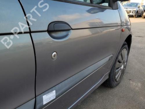Używane Drzwi przednie prawe RENAULT SCÉNIC I MPV (JA0/1_, FA0_) 1.6 (JA00, JA16, JA15, JA19, JA1V, JA2B, JA2C, JA0B,... (107 hp) 22117766