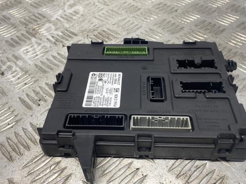 Used Control unit RENAULT MEGANE IV Hatchback (B9A/M/N_) 1.2 TCe 130 (B9MR) (130 hp) 31639733