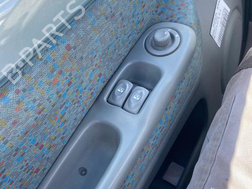 Used Left front window switch Left front window switch RENAULT TWINGO I (C06_) 1.2 (C066, C068) (58 hp) 39114501 39114501