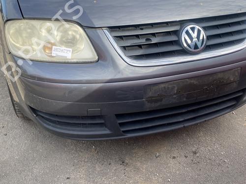 Used Front bumper VW TOURAN (1T1, 1T2) 1.9 TDI (105 hp) 28589291