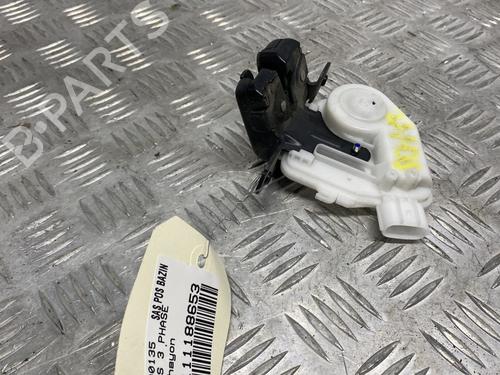 Used Tailgate lock TOYOTA YARIS (_P13_) 1.5 Hybrid (NHP130_, NHP130) (101 hp) 28442119