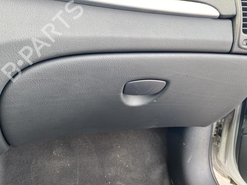 Used Glove box RENAULT LAGUNA II (BG0/1_) 2.0 16V (BG00, BG0K, BG0P, BG0W) (135 hp) 30133283