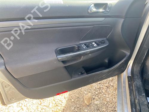 Venstre frontpanel Venstre frontpanel VW GOLF V (1K1) [2003-2010] 37008475 37008475