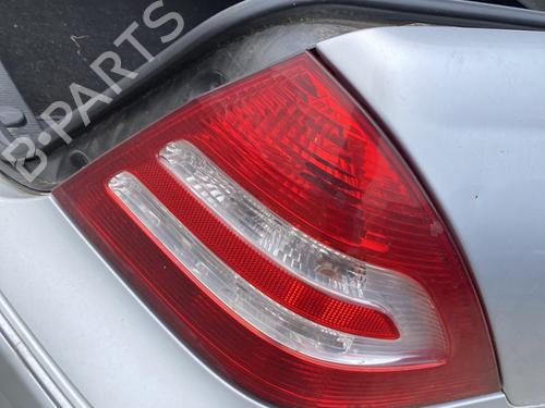 Used Right taillight Right taillight MERCEDES-BENZ C-CLASS (W203) C 220 CDI (203.008) (150 hp) 31836643 31836643