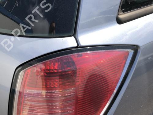 Right taillight OPEL ASTRA H Estate (A04) 1.9 CDTI 16V (L35) | BP22125332C35