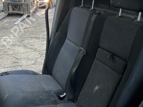 Used Right front seat MERCEDES-BENZ SPRINTER 3,5-t Van (B906) 311 CDI (906.631, 906.633, 906.635, 906.637) (109 hp) 22114636