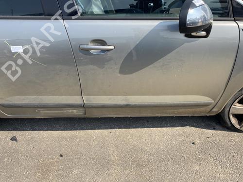 Used Right front door PEUGEOT 3008 I MPV (0U_) 1.6 HDi (109 hp) 26526424