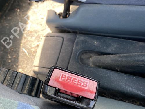 Engache cinturón Engache cinturón RENAULT MEGANE I (BA0/1_) 2.0 i (BA0G) (114 hp) 32734310 32734310