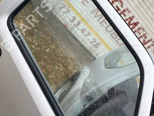 front-right-door-window-suzuki-jimny-closed-off-road-vehicle-sn-1998-39943142 main image