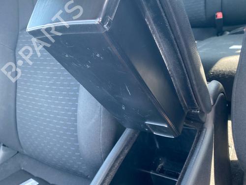 Used Armrest / Center console Armrest / Center console 37638209 37638209
