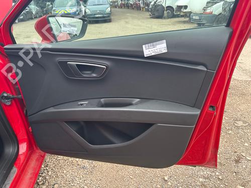 Høyre frontpanel Høyre frontpanel SEAT LEON (5F1) 2.0 TDI (150 hp) 36897704 36897704