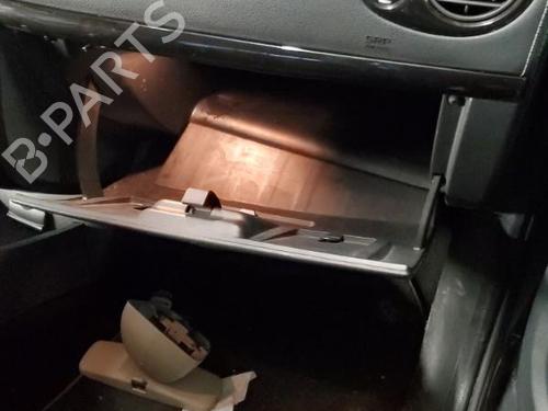 Handskerum RENAULT CLIO III (BR0/1, CR0/1) 1.5 dCi (BR17, CR17) (86 hp) 22115904