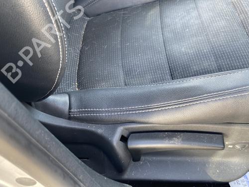 Used Right front seat Right front seat RENAULT MEGANE III Hatchback (BZ0/1_, B3_) 1.5 dCi (BZ0C) (90 hp) 26594407 26594407