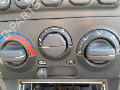 Used Climate control FIAT PUNTO (176_) 60 1.2 (176AP, 176AR, 176AQ, 176BB) (60 hp) 27389711