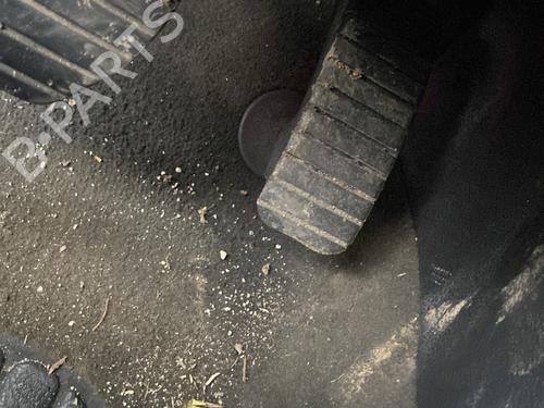 pedal-renault-laguna-ii-bg01_-2001-2002-2003-2004-2005-2006-2007-30969735 main image