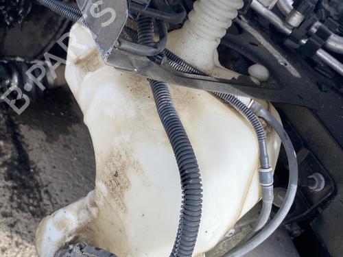 windscreen-washer-tank-peugeot-5008-0u_-0e_-2009-2010-2011-2012-2013-2014-2015-2016-2017-32990701 main image