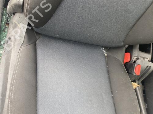 Used Right front seat Right front seat PEUGEOT 208 I (CA_, CC_) 1.0 VTi (68 hp) 33933924 33933924