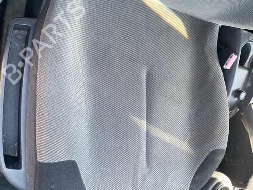 Used Right front seat Right front seat 37588542 37588542