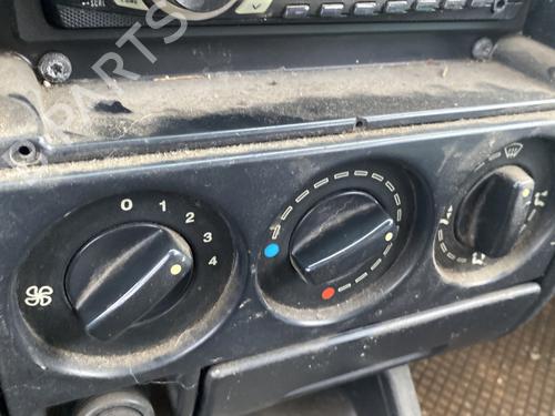 climate-control-peugeot-partner-mpv-5_-g_-1996-31585893 main image