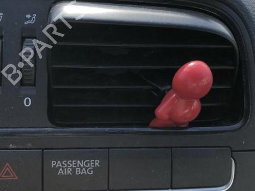 Used Air vent VW POLO V (6R1, 6C1) 1.6 TDI (75 hp) 22119513