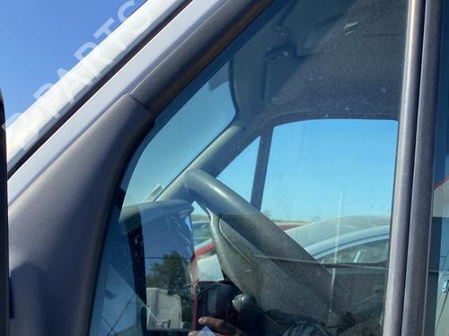 Used Front left quarter glass RENAULT MASTER II Van (FD) 2.5 dCi 100 (FD0U, FD0V, FD3U, FD3V, FD8U, FD8V) (99 hp) 24983137