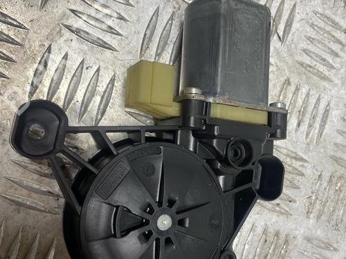 Used Left front window motor Left front window motor 37156857 37156857