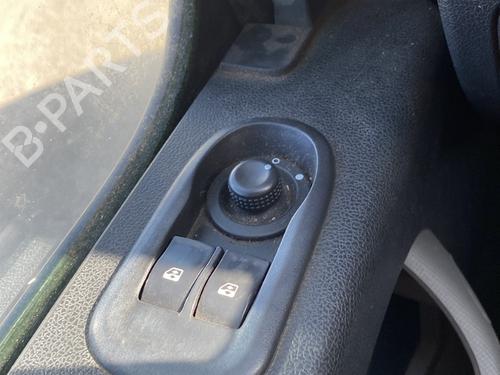 Used Left front window switch RENAULT MASTER III Van (FV) 2.3 dCi 145 FWD (FV0E, FV0F, FV0H, FV02, FV0M, FV0S,... (146 hp) 32493915