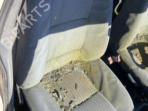 Stol høyre foran Stol høyre foran RENAULT 21 Saloon (L48_) 2.1 D (L486) (65 hp) 25475201 25475201