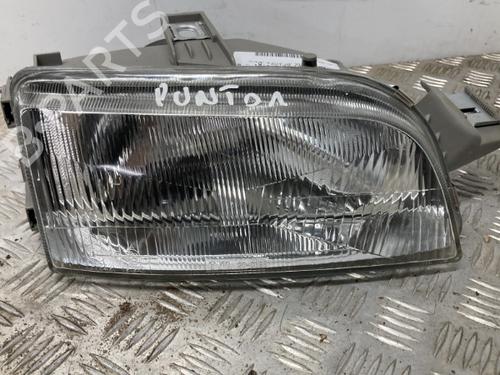Used Right headlight FIAT PUNTO (176_) 60 1.2 (176AP, 176AR, 176AQ, 176BB) (60 hp) 22124183