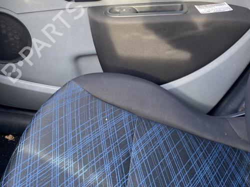 Used Right front seat Right front seat RENAULT CLIO III (BR0/1, CR0/1) 1.5 dCi (BR17, CR17) (86 hp) 31836749 31836749