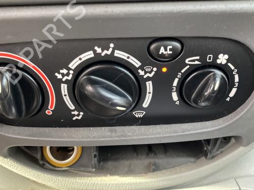 Commande Chauffage RENAULT SCÉNIC I MPV (JA0/1_, FA0_) 1.6 (JA00, JA16, JA15, JA19, JA1V, JA2B, JA2C, JA0B,... (107 hp) 30133125