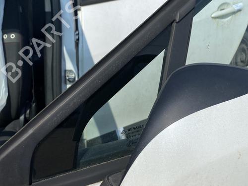 front-left-quarter-glass-renault-grand-scenic-iii-jz01_-2009-2010-2011-2012-2013-2014-2015-2016-26564533 main image