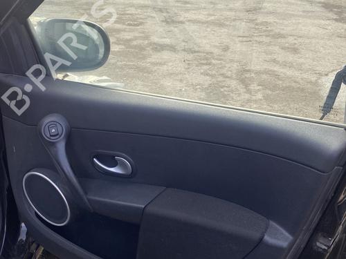 Used Front right panel Front right panel RENAULT CLIO III (BR0/1, CR0/1) 1.5 dCi (C/BR0G, C/BR1G) (68 hp) 32449137 32449137
