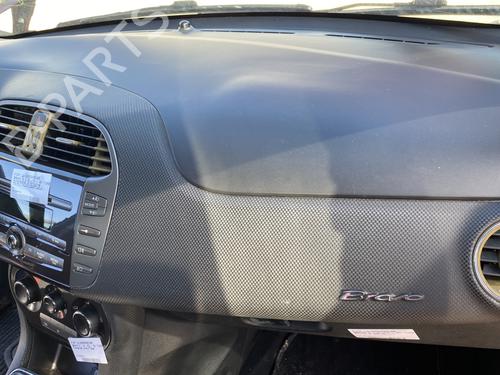 Used Dashboard FIAT BRAVO II (198_) 1.9 D Multijet (198AXB1A) (120 hp) 24146511