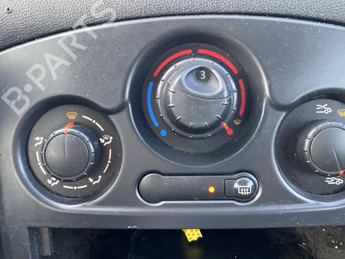 Used Climate control RENAULT CLIO III (BR0/1, CR0/1) 1.5 dCi (BR17, CR17) (86 hp) 30261121