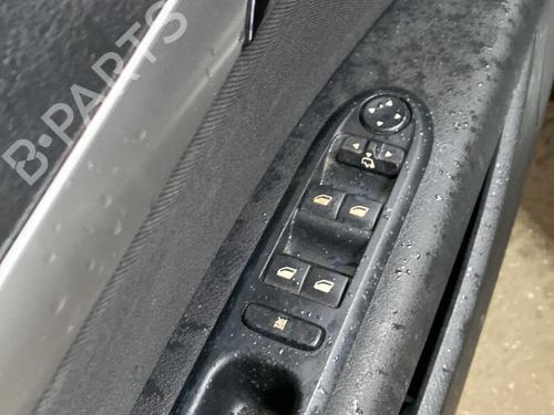 Used Left front window switch Left front window switch PEUGEOT 407 (6D_) 1.6 HDi 110 (6D9HZC, 6D9HYC) (109 hp) 25271138 25271138